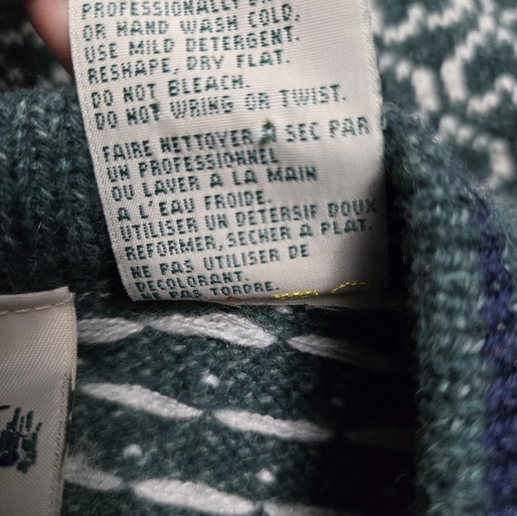 Vintage 1990s Y2K Northern Reflections green/white snowflake button-up sweater - Picture 10 of 10